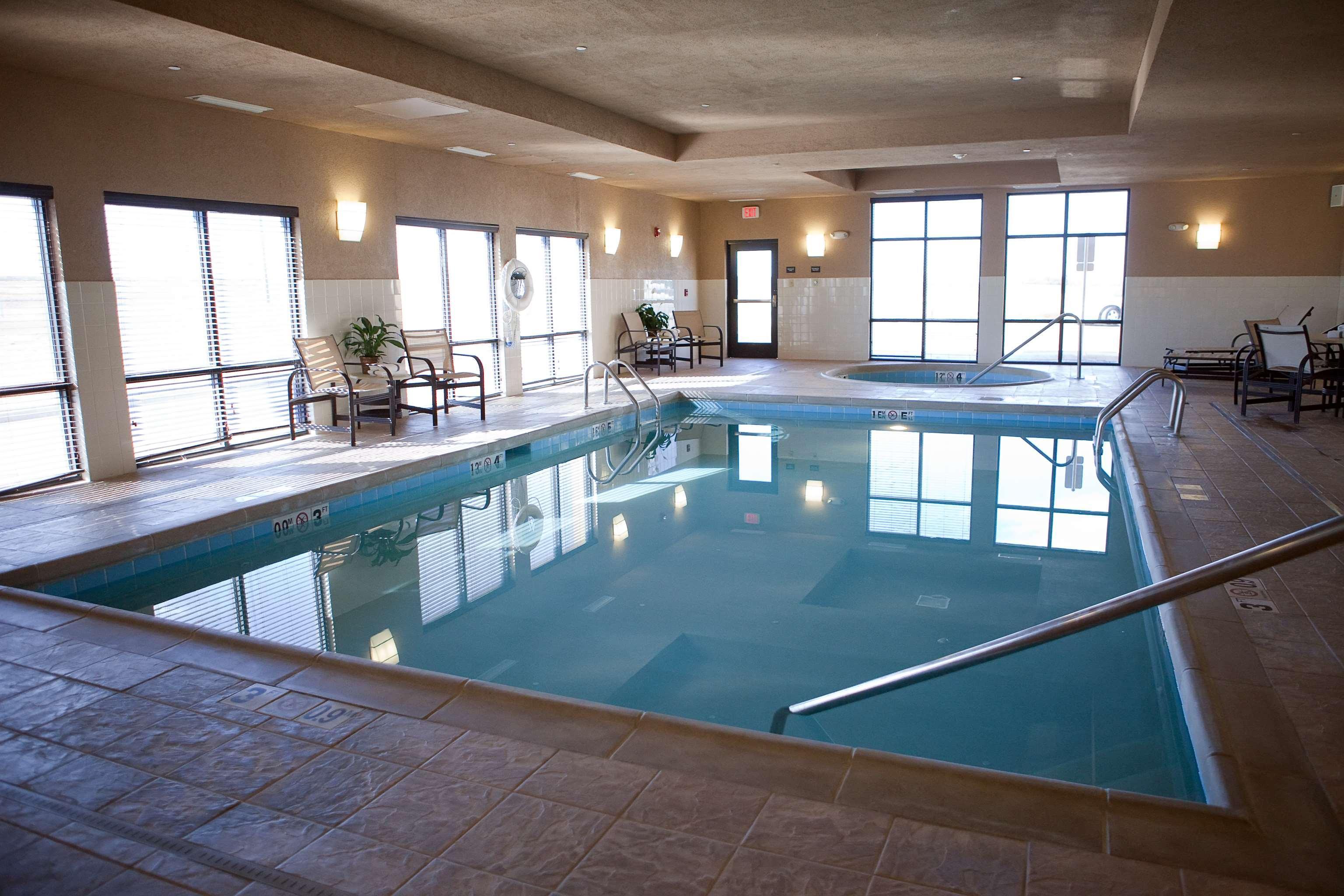 Hampton Inn Колби Экстерьер фото