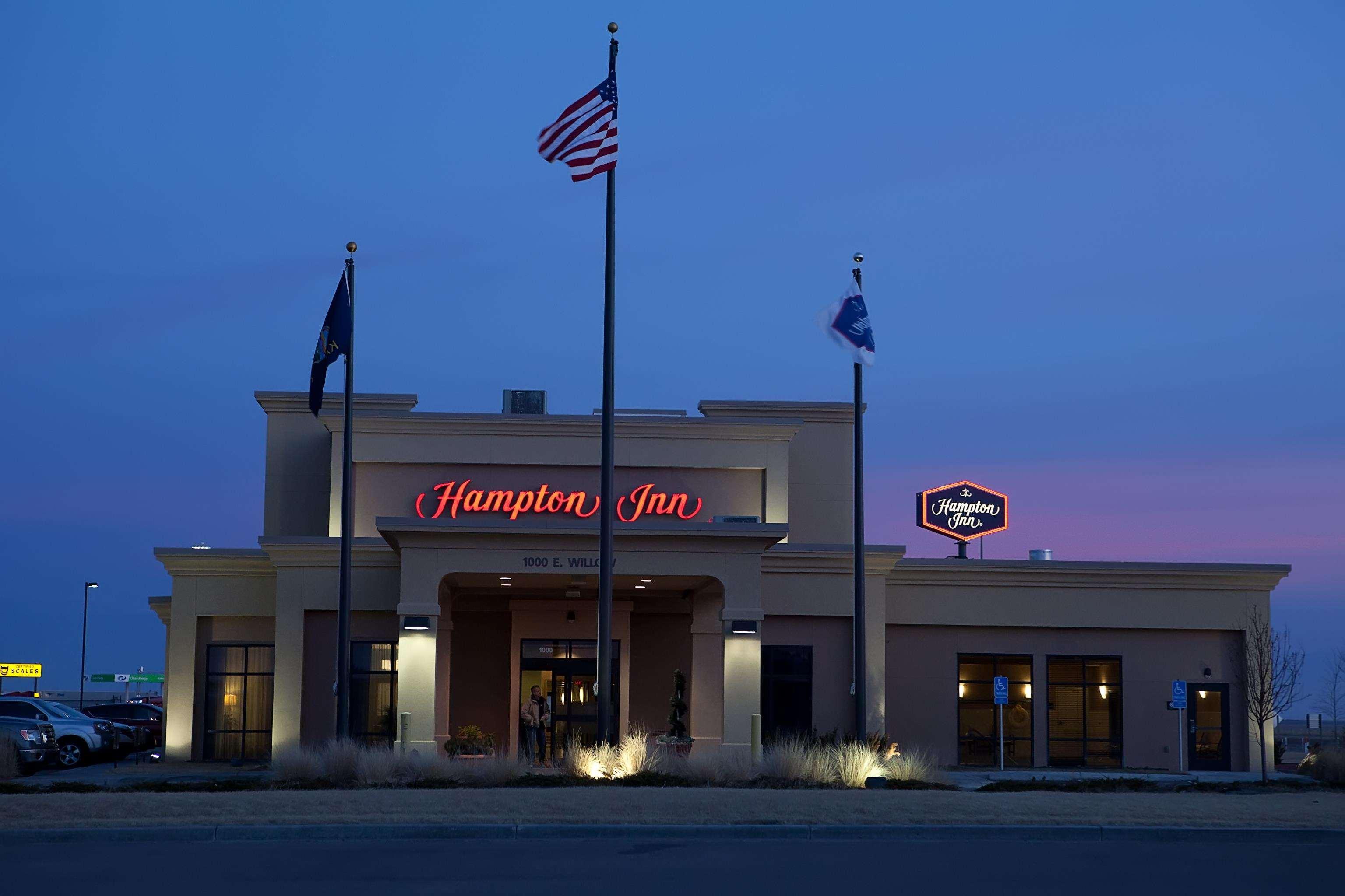 Hampton Inn Колби Экстерьер фото